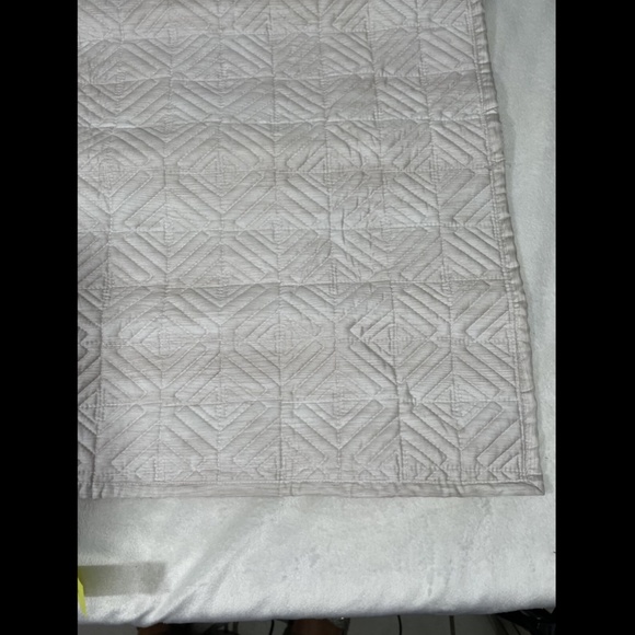 NEW Hotel Collection Woodrose‎ Quilted 1 Euro Sham - Picture 4 of 12